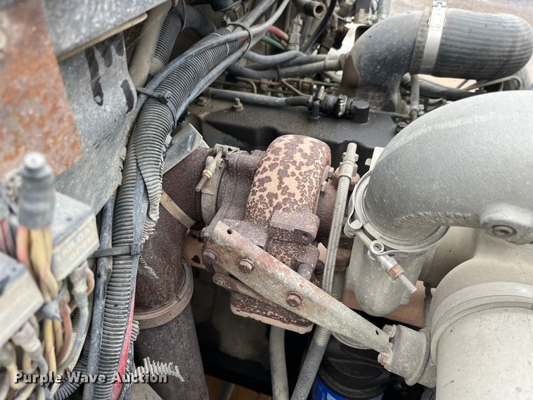 image for item LD9450 1998 Freightliner FL70 refuse truck