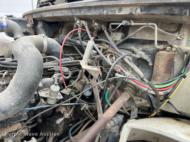 image for item LD9450 1998 Freightliner FL70 refuse truck