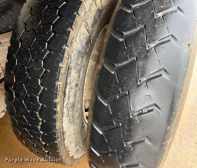 image for item LD9450 1998 Freightliner FL70 refuse truck