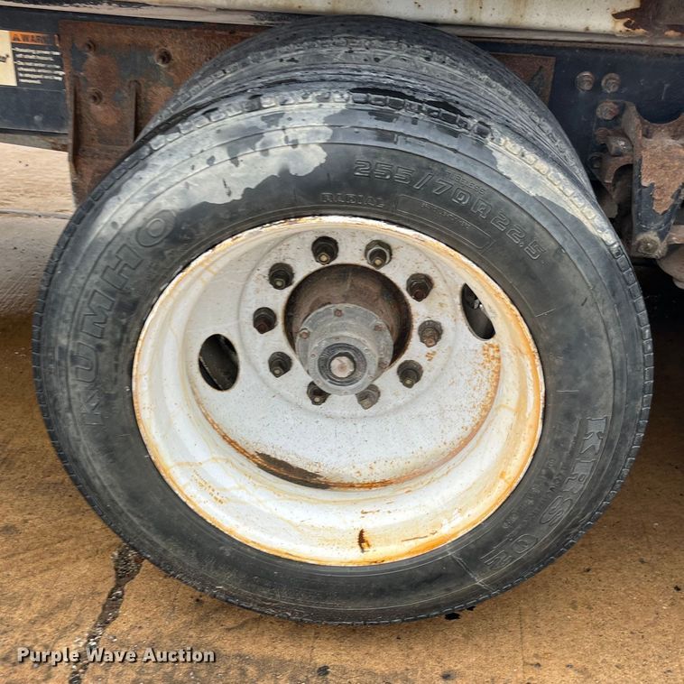 image for item LD9450 1998 Freightliner FL70 refuse truck