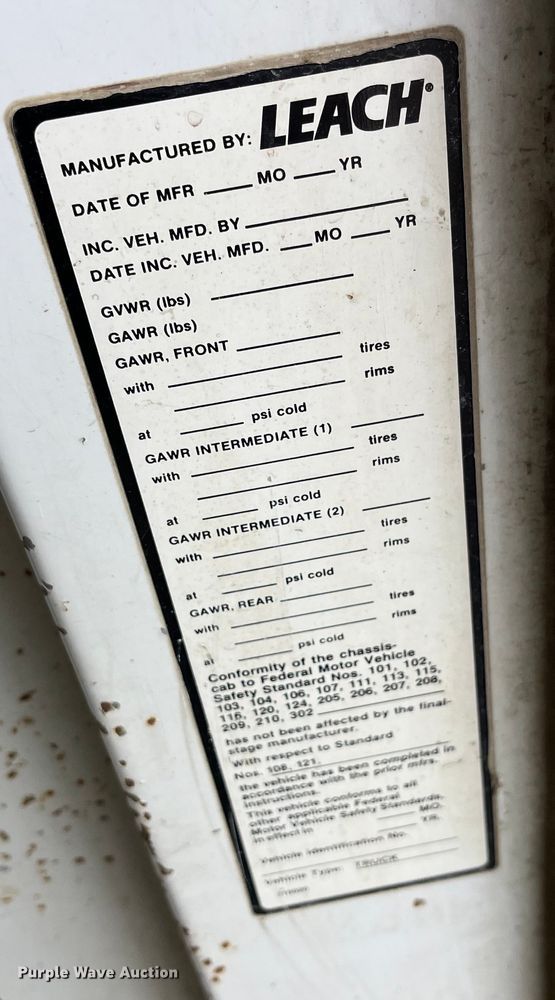 image for item LD9450 1998 Freightliner FL70 refuse truck