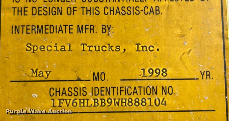 image for item LD9450 1998 Freightliner FL70 refuse truck