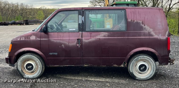 image for item LD9463 1990 Chevrolet  Astro van