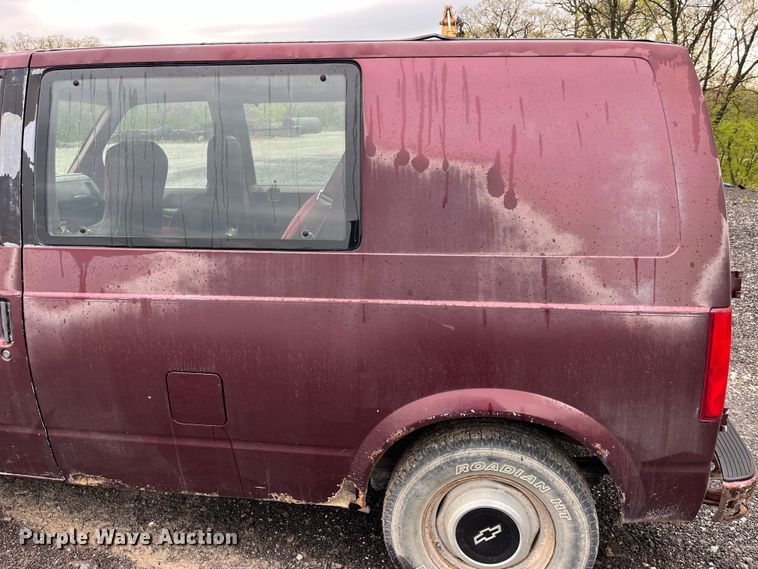 image for item LD9463 1990 Chevrolet  Astro van