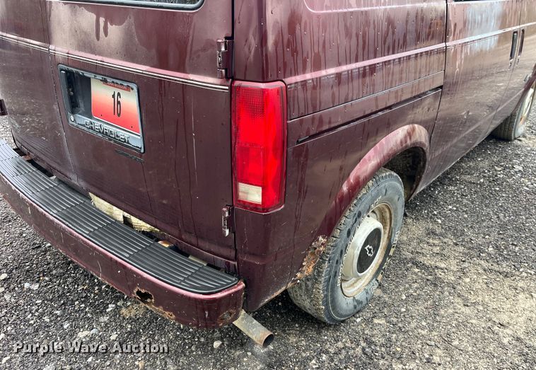 image for item LD9463 1990 Chevrolet  Astro van