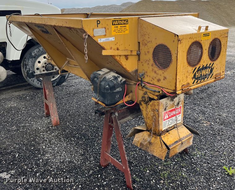 image for item LD9464 Highway Equipment Company  P-8 spreader