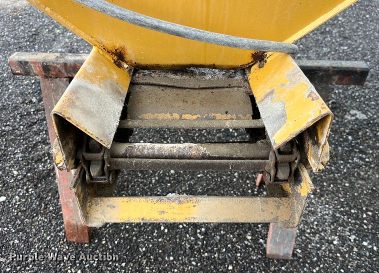 image for item LD9464 Highway Equipment Company  P-8 spreader
