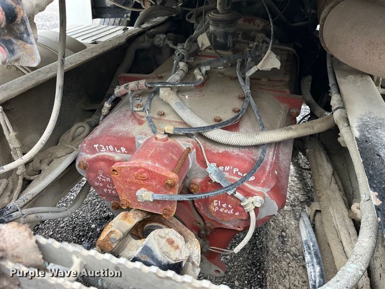 image for item LD9466 2005 Mack CHN613 semi truck