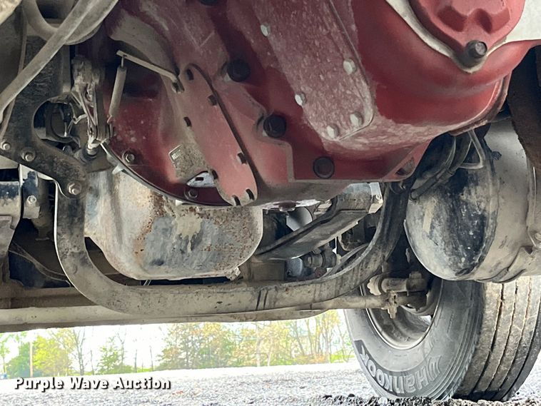 image for item LD9466 2005 Mack CHN613 semi truck