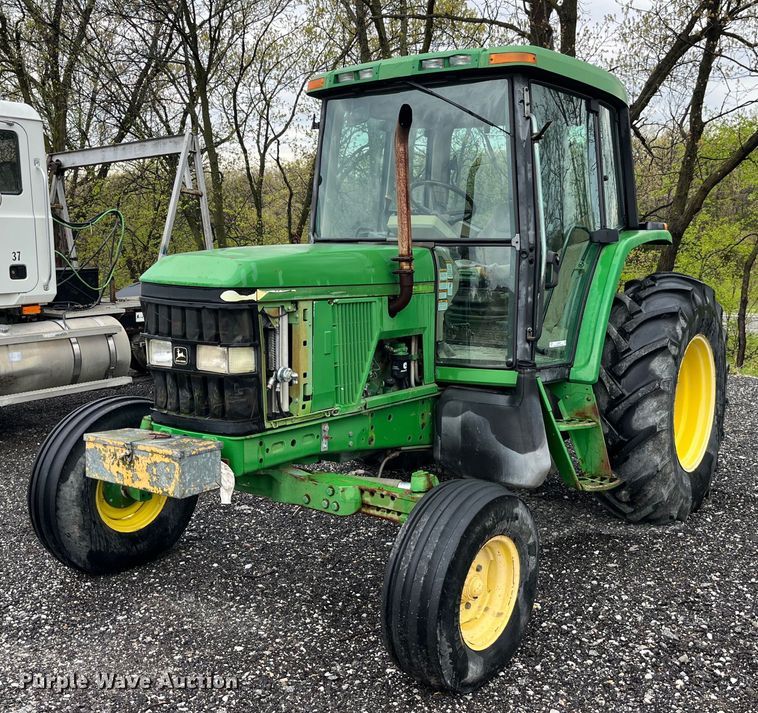 image for item LD9467 John Deere tractor