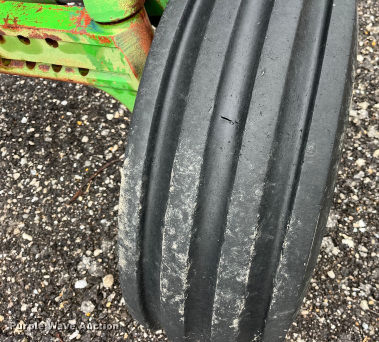 image for item LD9467 John Deere tractor