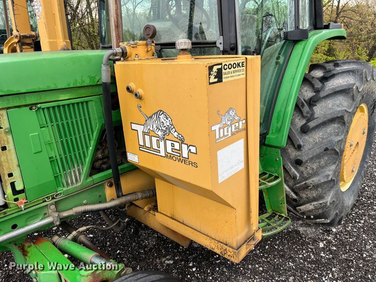 image for item LD9468 John Deere  tractor