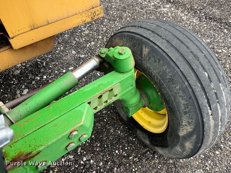 image for item LD9468 John Deere  tractor