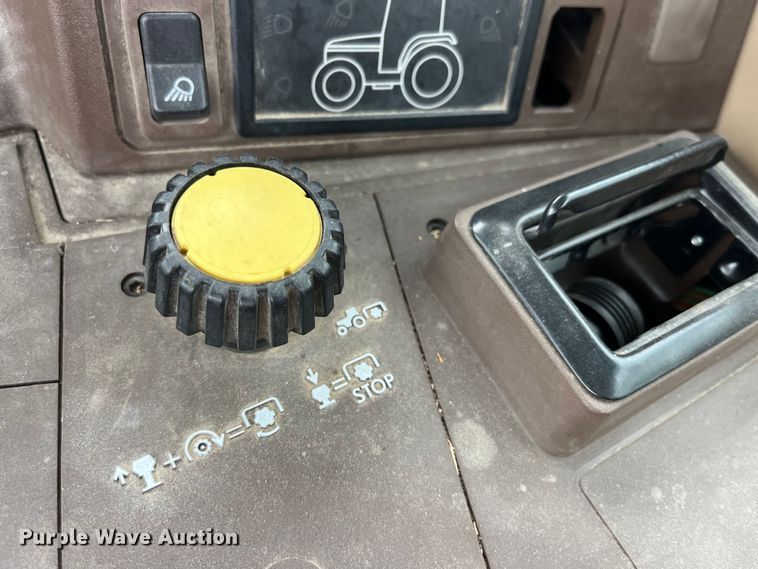 image for item LD9468 John Deere  tractor