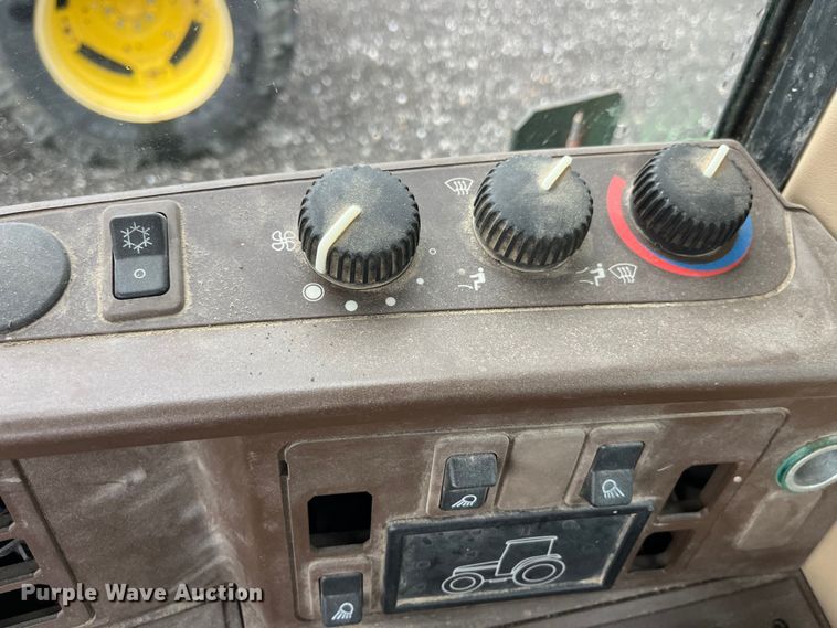 image for item LD9468 John Deere  tractor