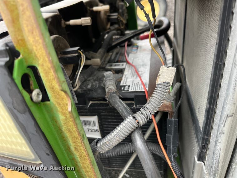 image for item LD9468 John Deere  tractor