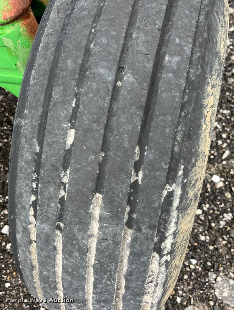 image for item LD9468 John Deere  tractor