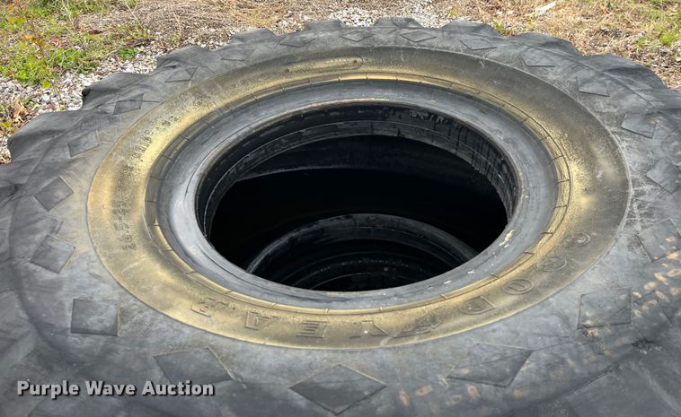 image for item LD9469 (4) Good Year 26.5-25 tires