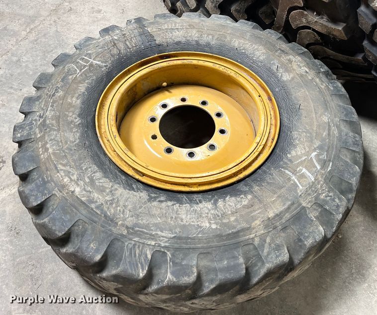 image for item LD9473 (8) 14.00R24 tires