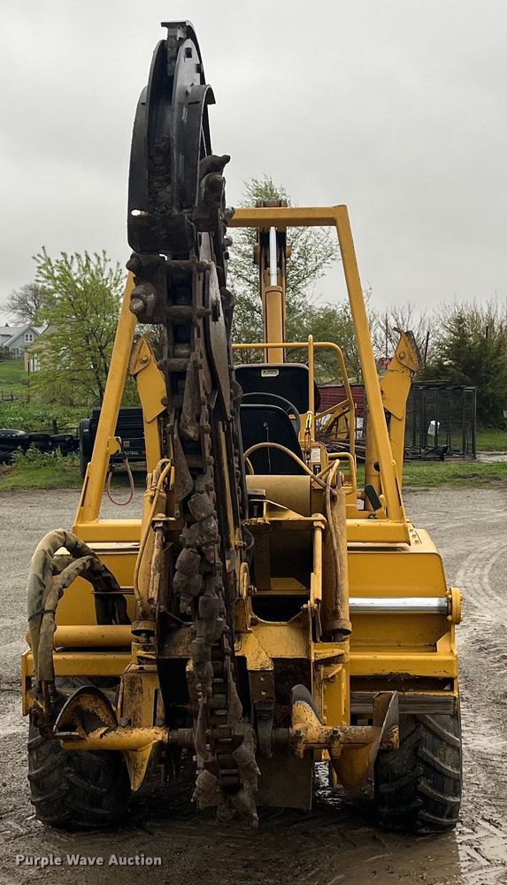 image for item LD9497 1997 Vermeer V4150A trencher