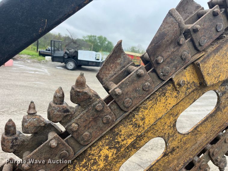 image for item LD9497 1997 Vermeer V4150A trencher