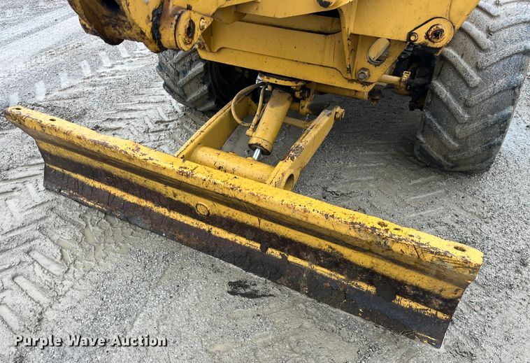 image for item LD9497 1997 Vermeer V4150A trencher
