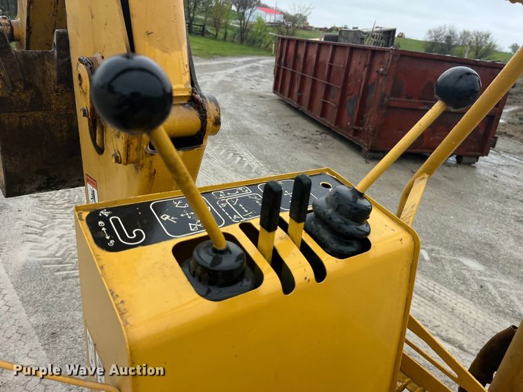 image for item LD9497 1997 Vermeer V4150A trencher