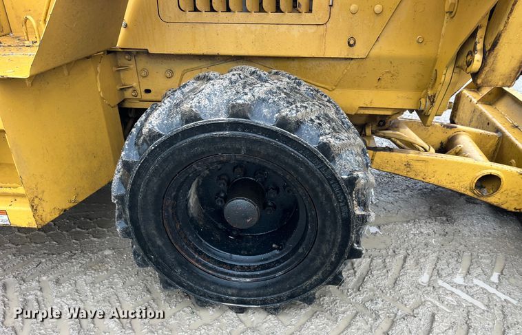 image for item LD9497 1997 Vermeer V4150A trencher