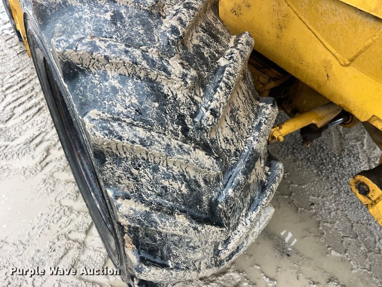 image for item LD9497 1997 Vermeer V4150A trencher