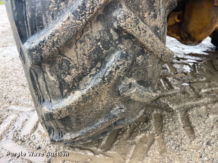 image for item LD9497 1997 Vermeer V4150A trencher