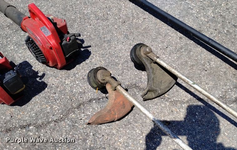 image for item LO9010 Lawn equipment 