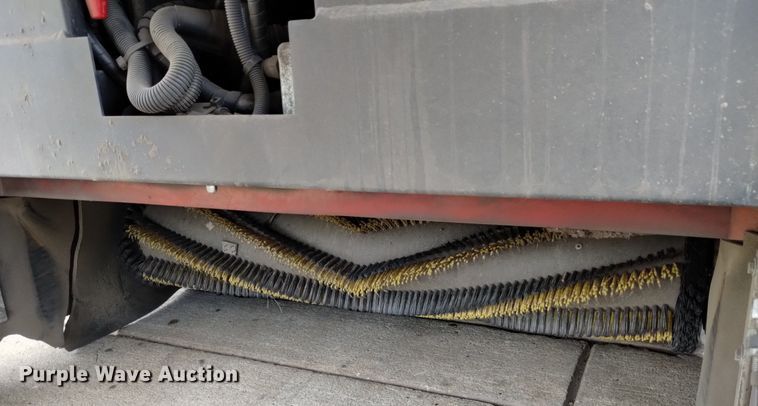 image for item LO9013 2015 Karcher KM130/300RLFGKNA sweeper