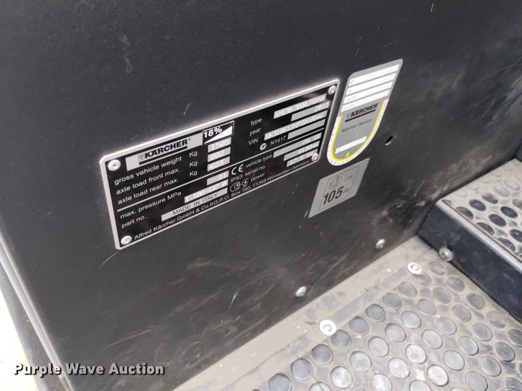 image for item LO9013 2015 Karcher KM130/300RLFGKNA sweeper