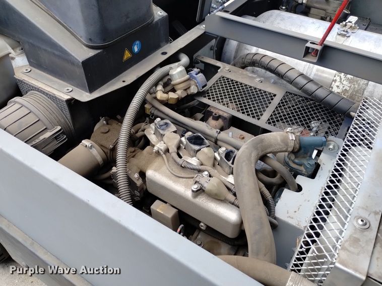 image for item LO9013 2015 Karcher KM130/300RLFGKNA sweeper