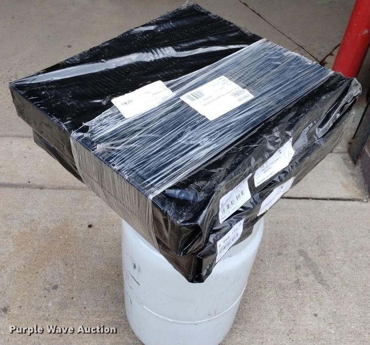 image for item LO9013 2015 Karcher KM130/300RLFGKNA sweeper