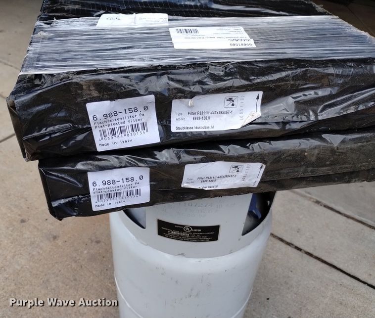 image for item LO9013 2015 Karcher KM130/300RLFGKNA sweeper