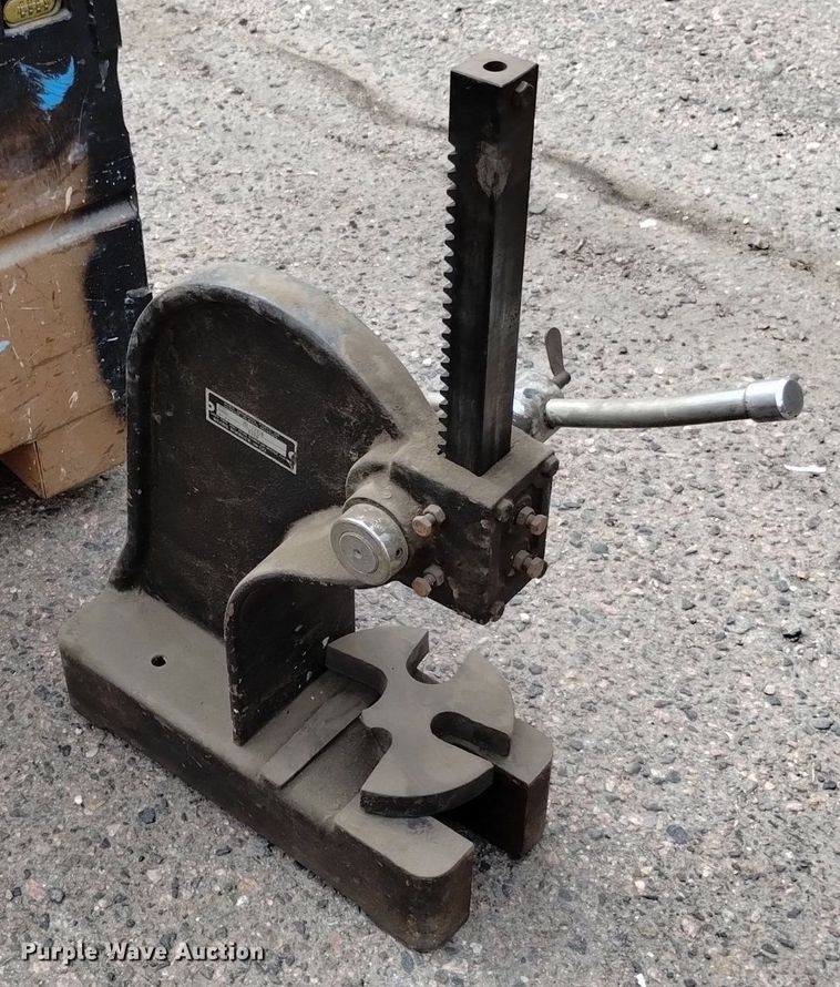 image for item LO9016 Tools