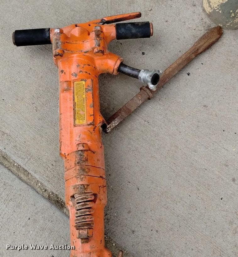 image for item LO9020 2011 Ingersoll Rand  P185 air compressor