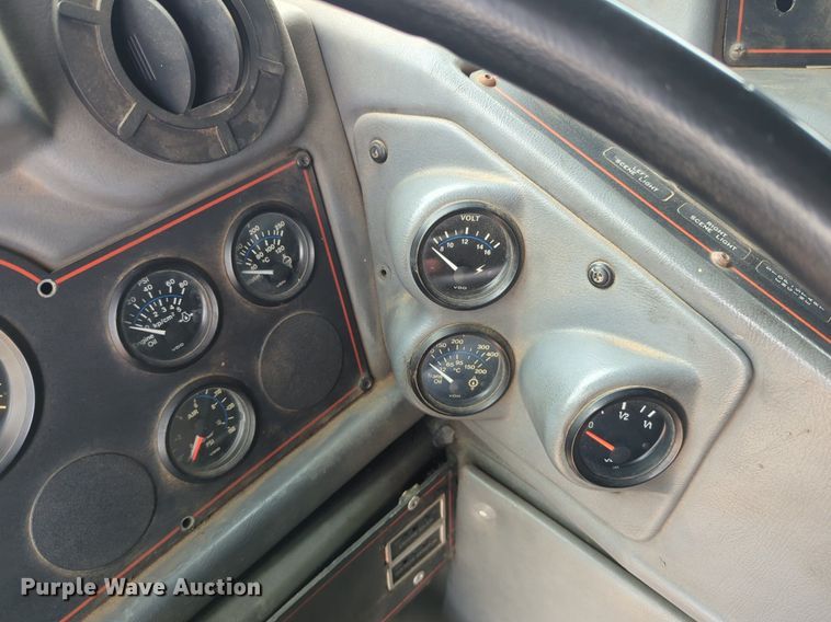 image for item LY9528 1994 E-One fire truck