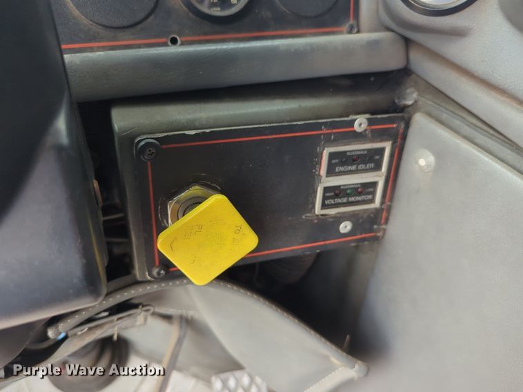 image for item LY9528 1994 E-One fire truck