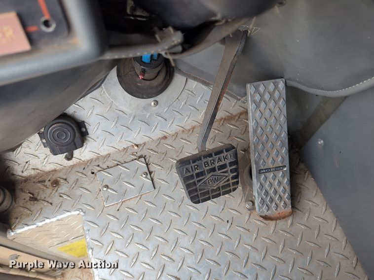 image for item LY9528 1994 E-One fire truck