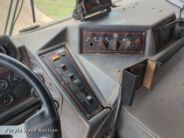 image for item LY9528 1994 E-One fire truck