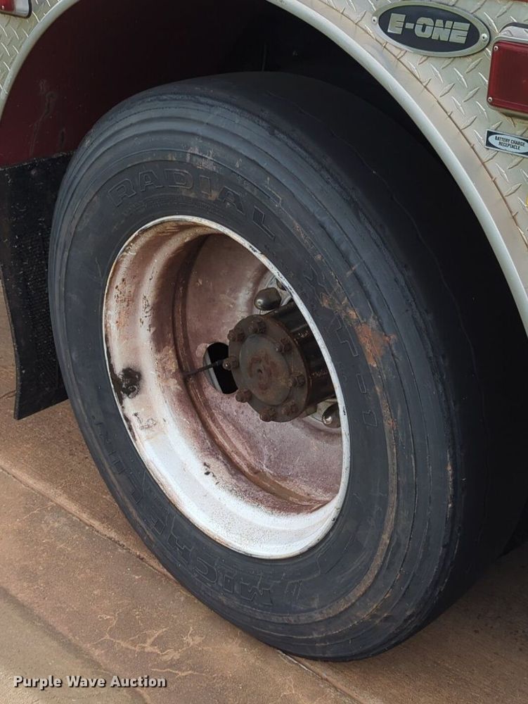 image for item LY9528 1994 E-One fire truck