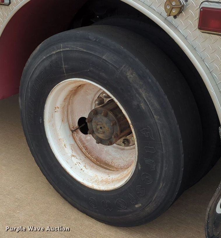 image for item LY9528 1994 E-One fire truck