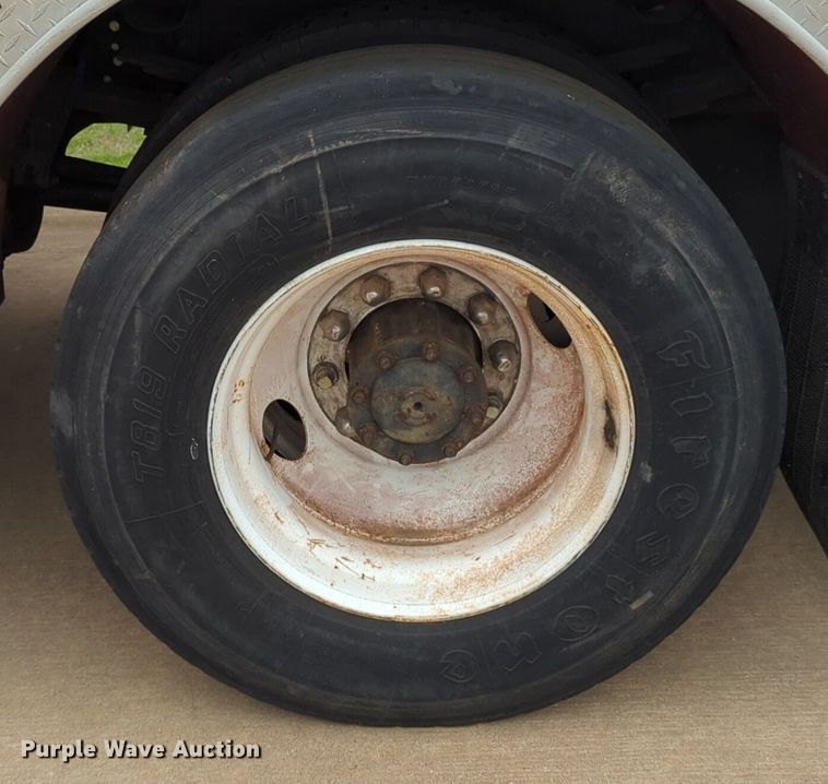 image for item LY9528 1994 E-One fire truck