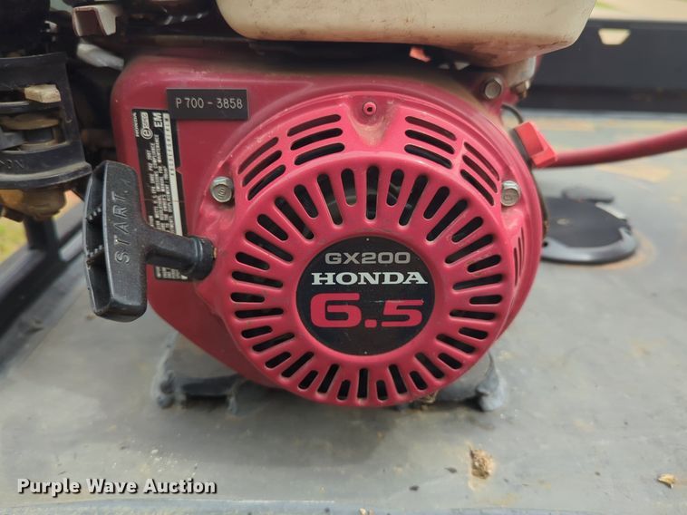 image for item LY9529 2005 John Deere 6X4 Gator utility vehicle