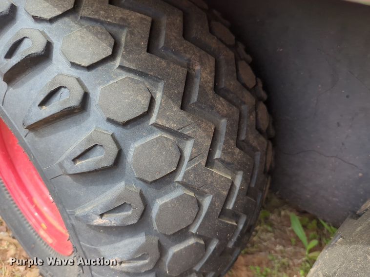 image for item LY9529 2005 John Deere 6X4 Gator utility vehicle