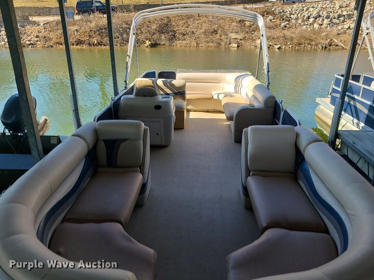 image for item MQ9646 2011 South Bay 524CR pontoon boat