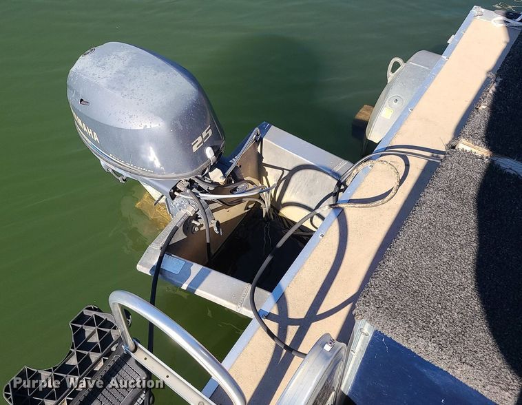 image for item MQ9646 2011 South Bay 524CR pontoon boat