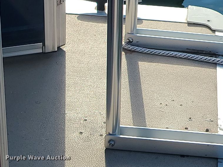 image for item MQ9649 2011 South Bay 524CR pontoon boat